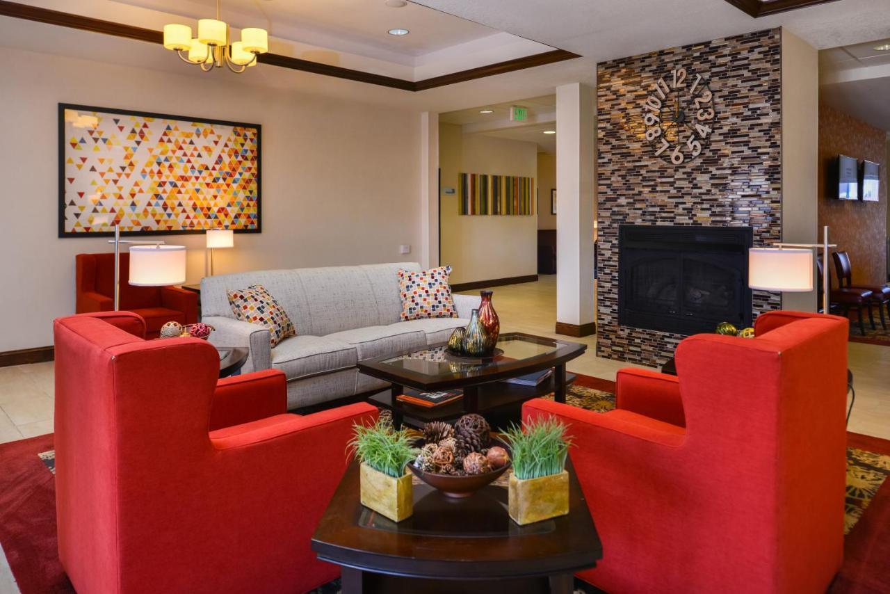 Holiday Inn Express & Suites Pittsburg By Ihg Esterno foto