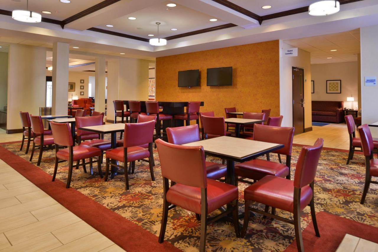 Holiday Inn Express & Suites Pittsburg By Ihg Esterno foto