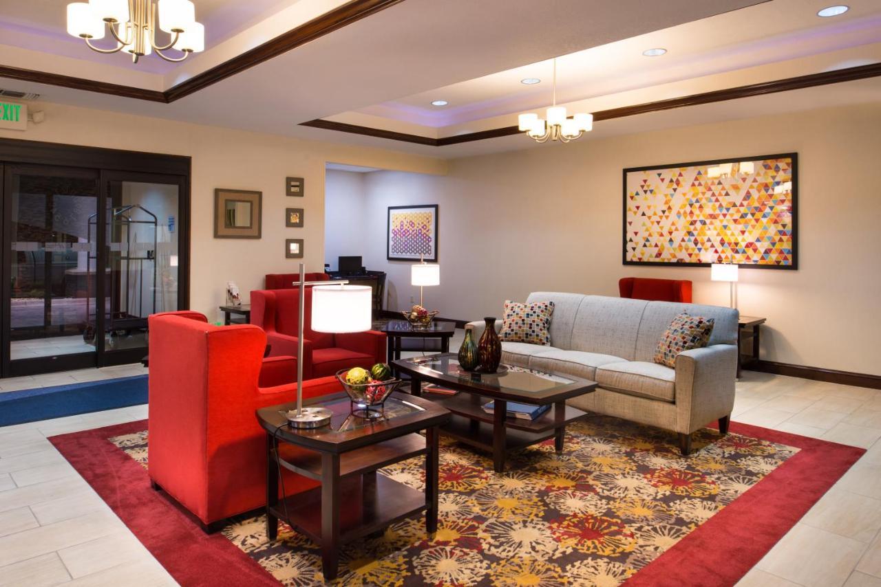 Holiday Inn Express & Suites Pittsburg By Ihg Esterno foto