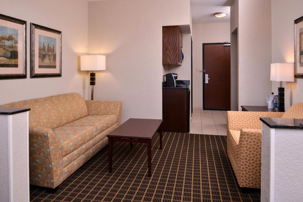 Holiday Inn Express & Suites Pittsburg By Ihg Esterno foto