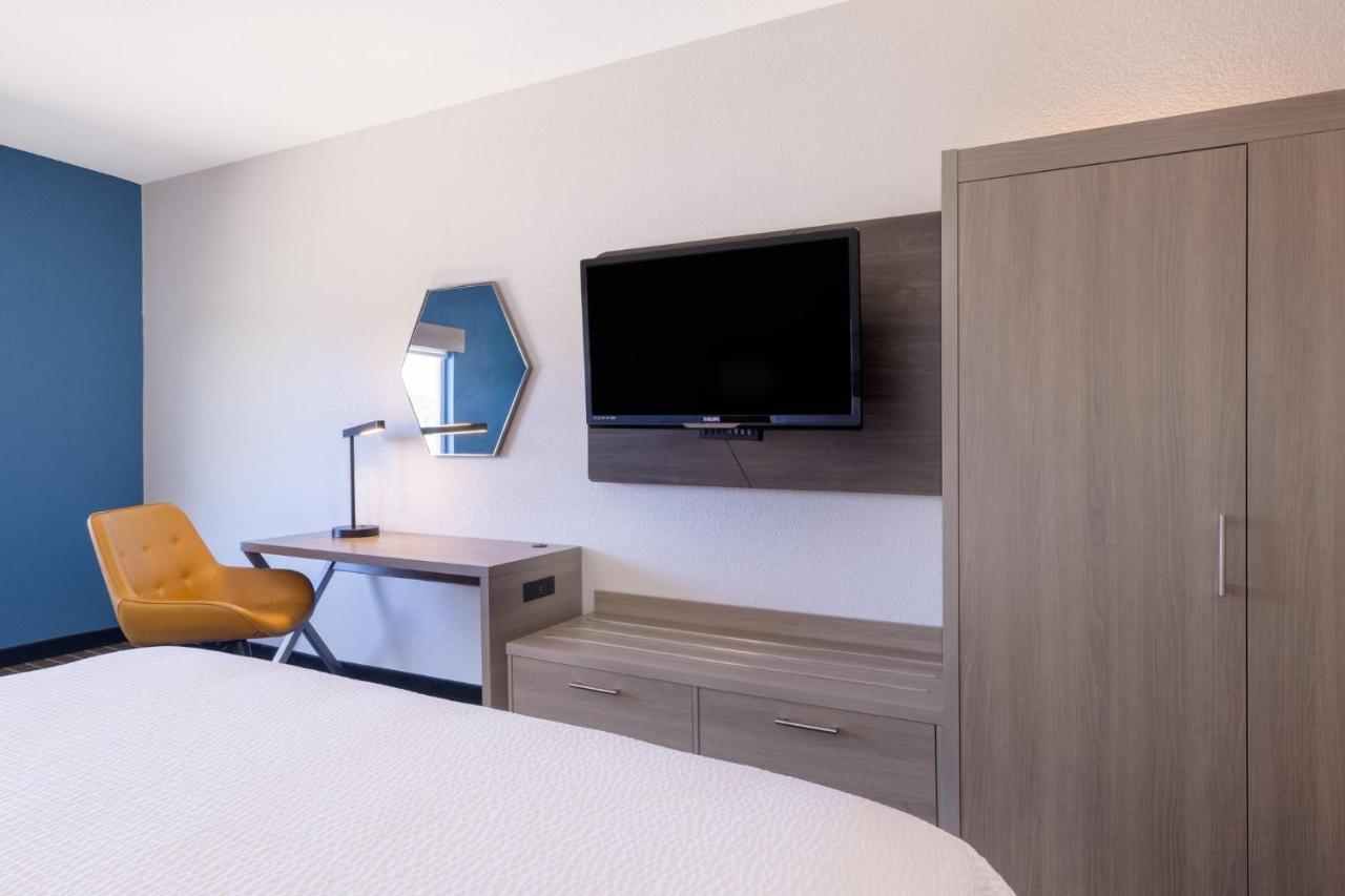 Holiday Inn Express & Suites Pittsburg By Ihg Esterno foto
