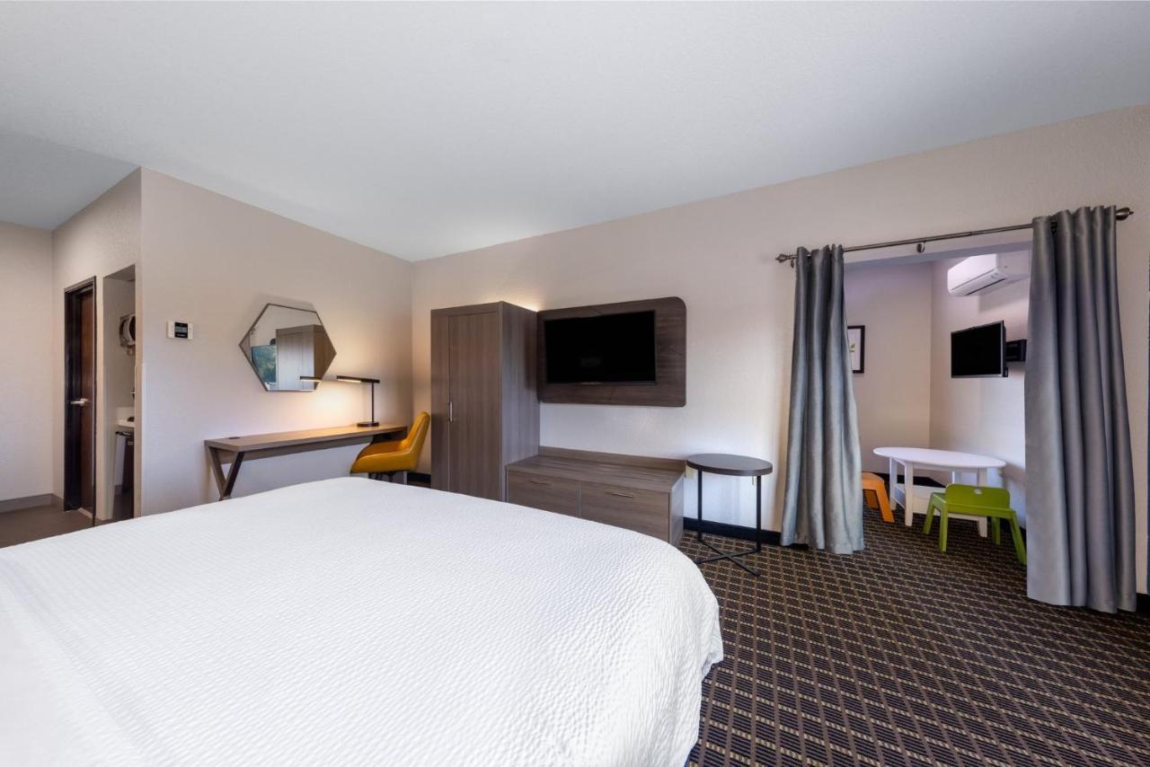 Holiday Inn Express & Suites Pittsburg By Ihg Esterno foto