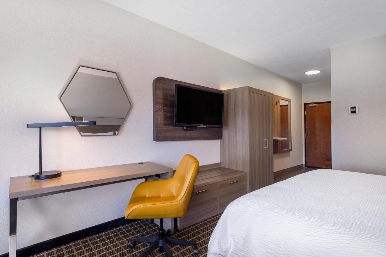 Holiday Inn Express & Suites Pittsburg By Ihg Esterno foto