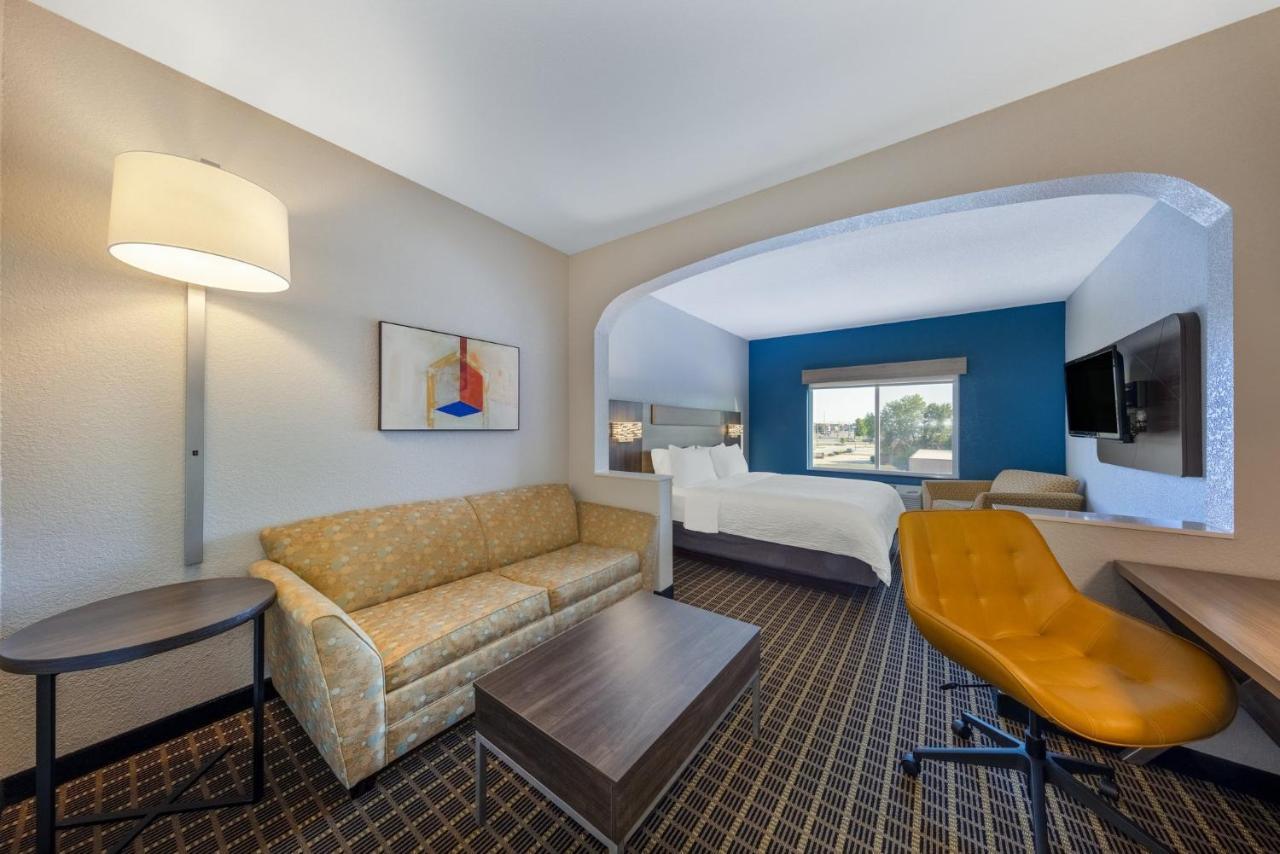 Holiday Inn Express & Suites Pittsburg By Ihg Esterno foto