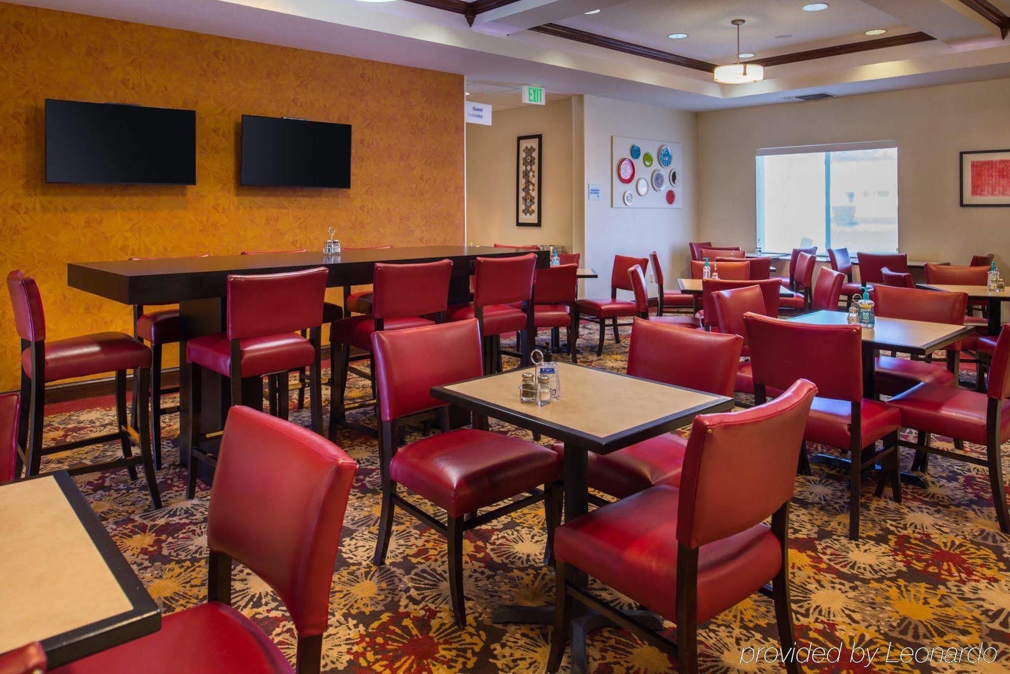 Holiday Inn Express & Suites Pittsburg By Ihg Esterno foto